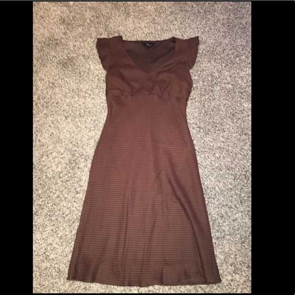 SOLD - beautiful flattering dress, size 4 see pics - Picture 6 of 11